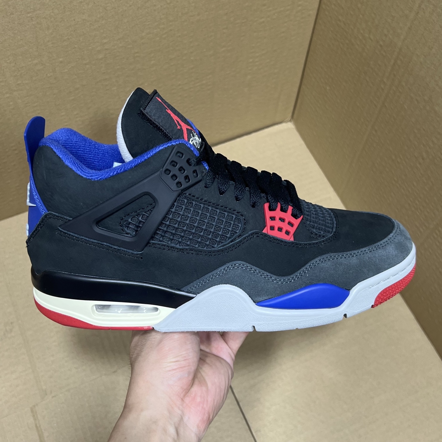 年度重磅福利！R1版AJ4系列特价！市场知名外贸R1版本！早期老的DT，懂的人都懂！品质 口碑一直在线！