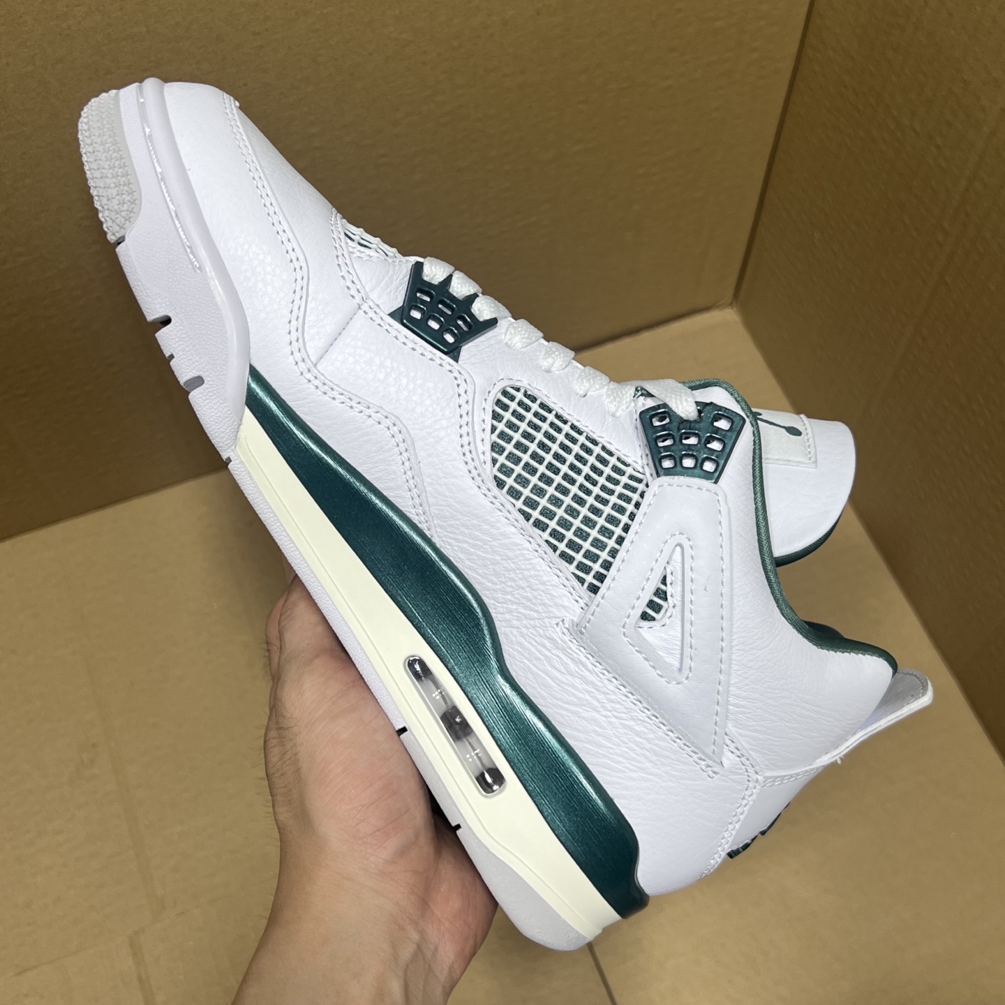 年度重磅福利！R1版AJ4系列特价！市场知名外贸R1版本！早期老的DT，懂的人都懂！品质 口碑一直在线！