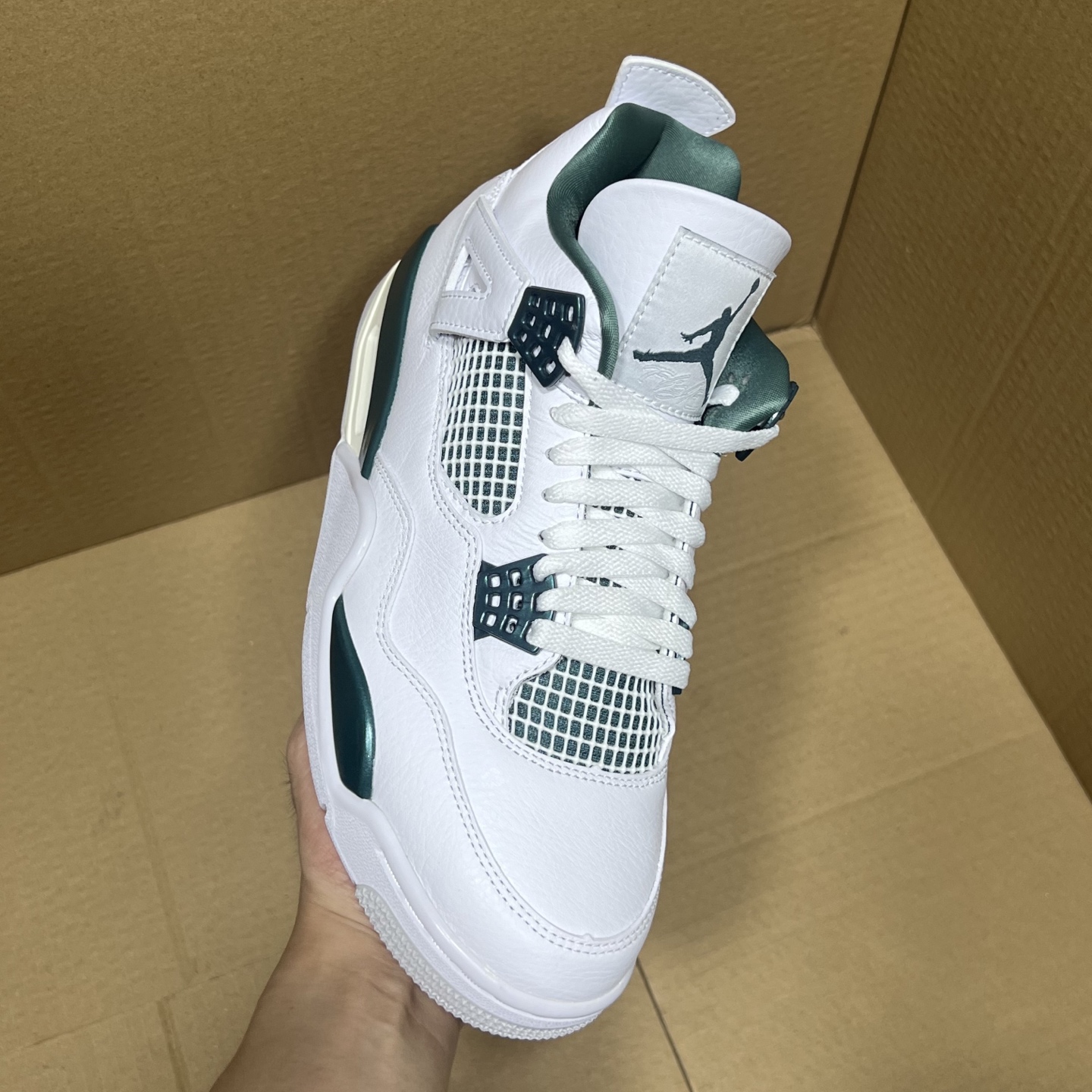 年度重磅福利！R1版AJ4系列特价！市场知名外贸R1版本！早期老的DT，懂的人都懂！品质 口碑一直在线！