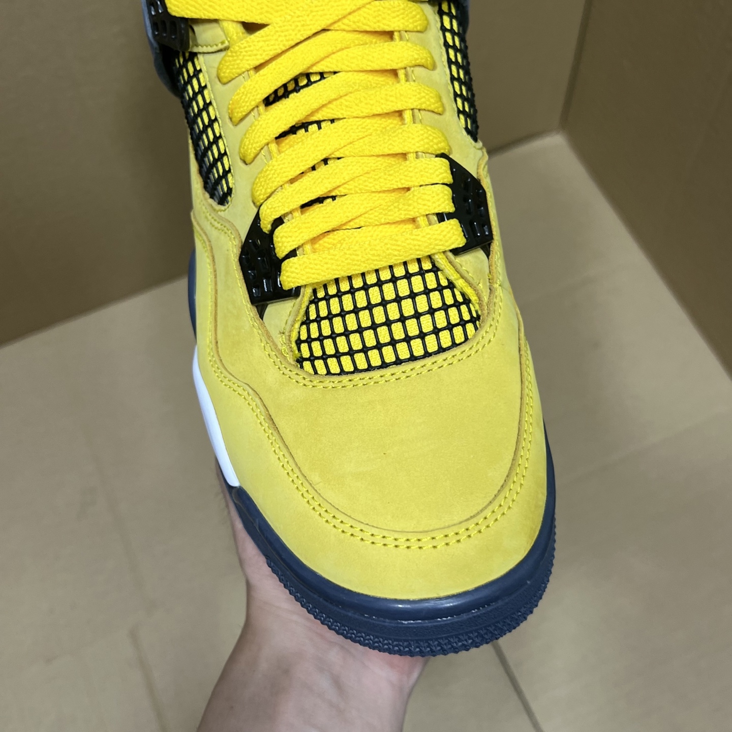 年度重磅福利！R1版AJ4系列特价！市场知名外贸R1版本！早期老的DT，懂的人都懂！品质 口碑一直在线！