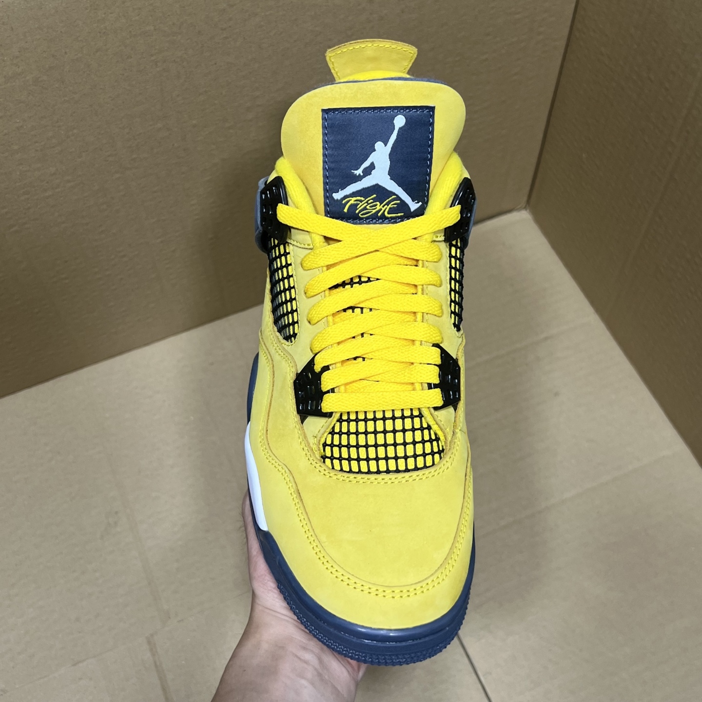 年度重磅福利！R1版AJ4系列特价！市场知名外贸R1版本！早期老的DT，懂的人都懂！品质 口碑一直在线！