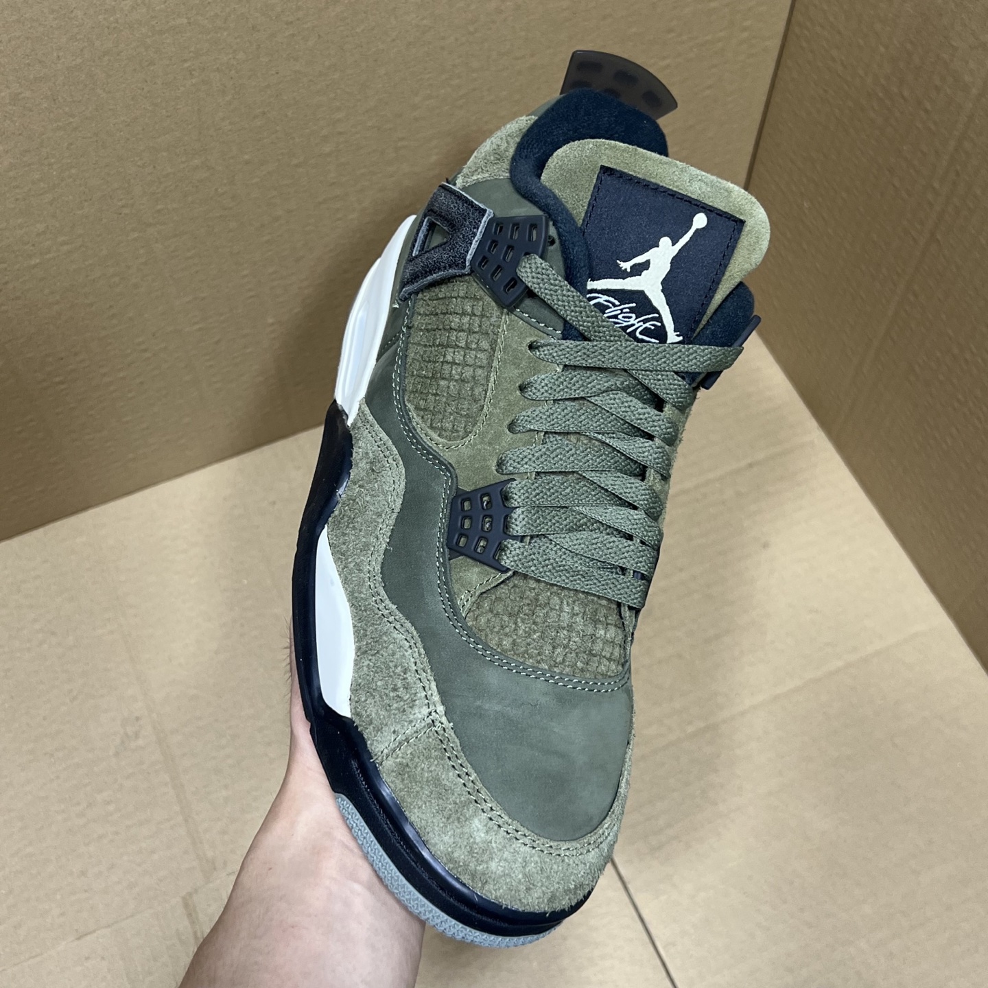 年度重磅福利！R1版AJ4系列特价！市场知名外贸R1版本！早期老的DT，懂的人都懂！品质 口碑一直在线！