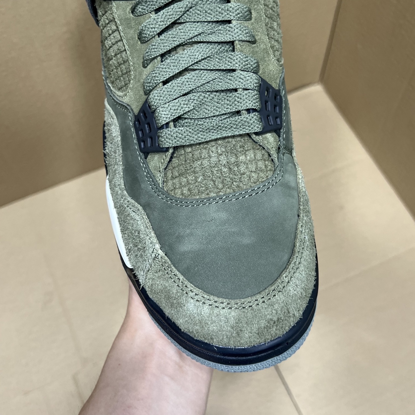 年度重磅福利！R1版AJ4系列特价！市场知名外贸R1版本！早期老的DT，懂的人都懂！品质 口碑一直在线！