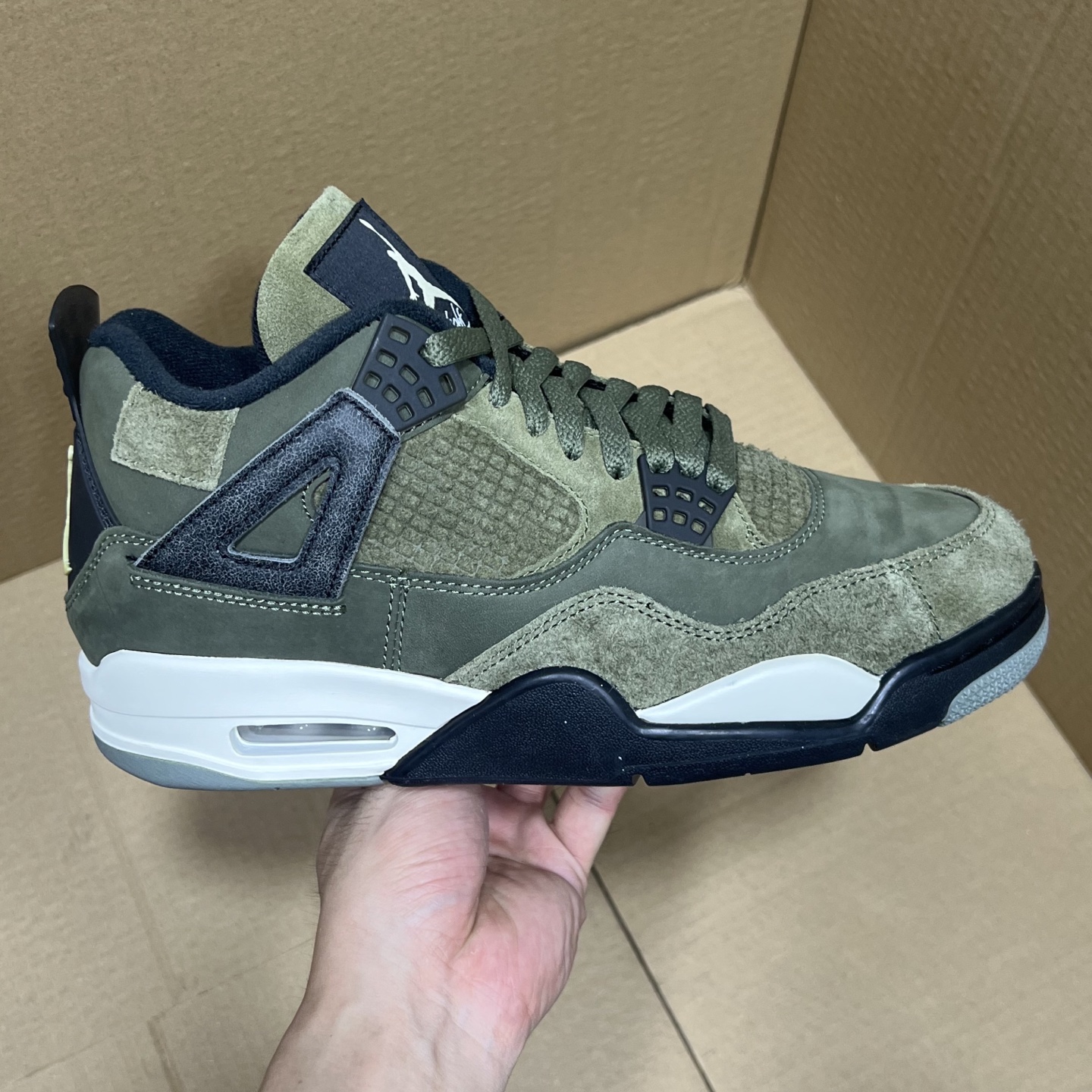 年度重磅福利！R1版AJ4系列特价！市场知名外贸R1版本！早期老的DT，懂的人都懂！品质 口碑一直在线！