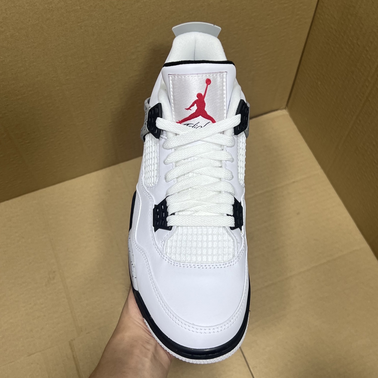 年度重磅福利！R1版AJ4系列特价！市场知名外贸R1版本！早期老的DT，懂的人都懂！品质 口碑一直在线！