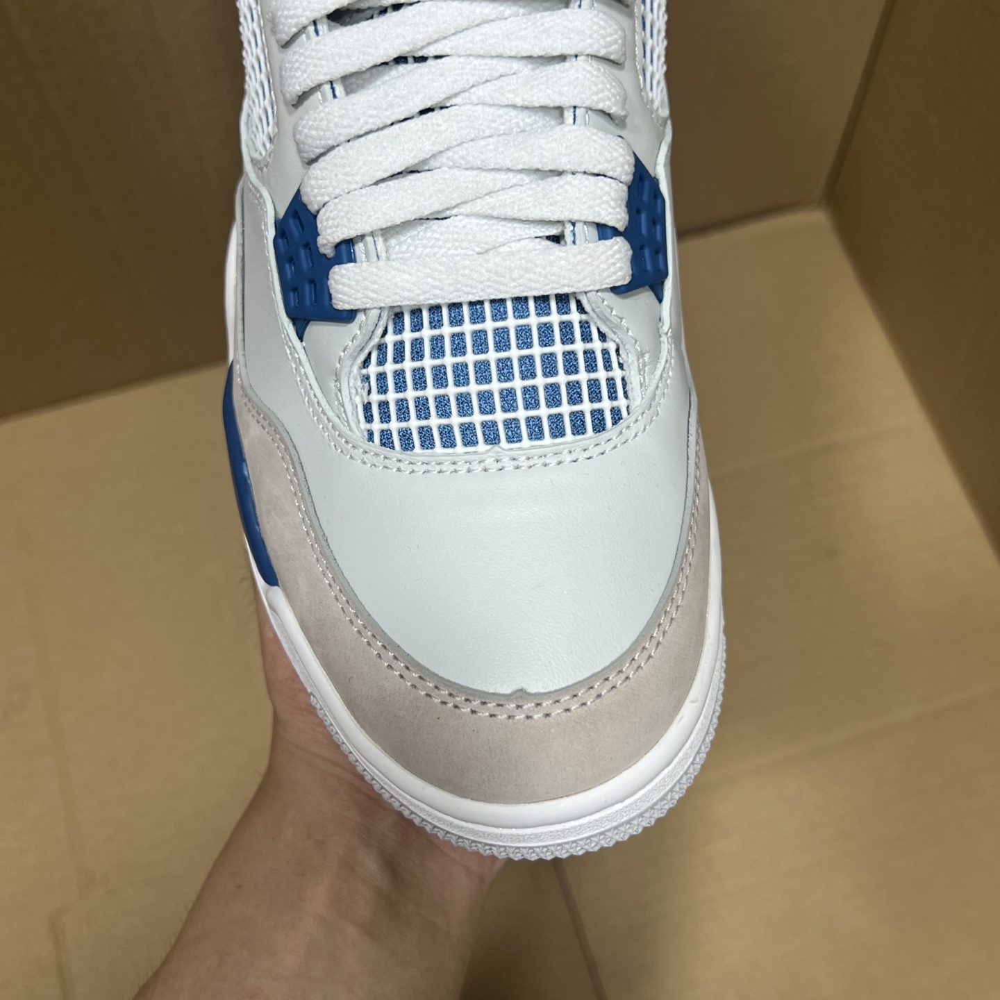 年度重磅福利！R1版AJ4系列特价！市场知名外贸R1版本！早期老的DT，懂的人都懂！品质 口碑一直在线！