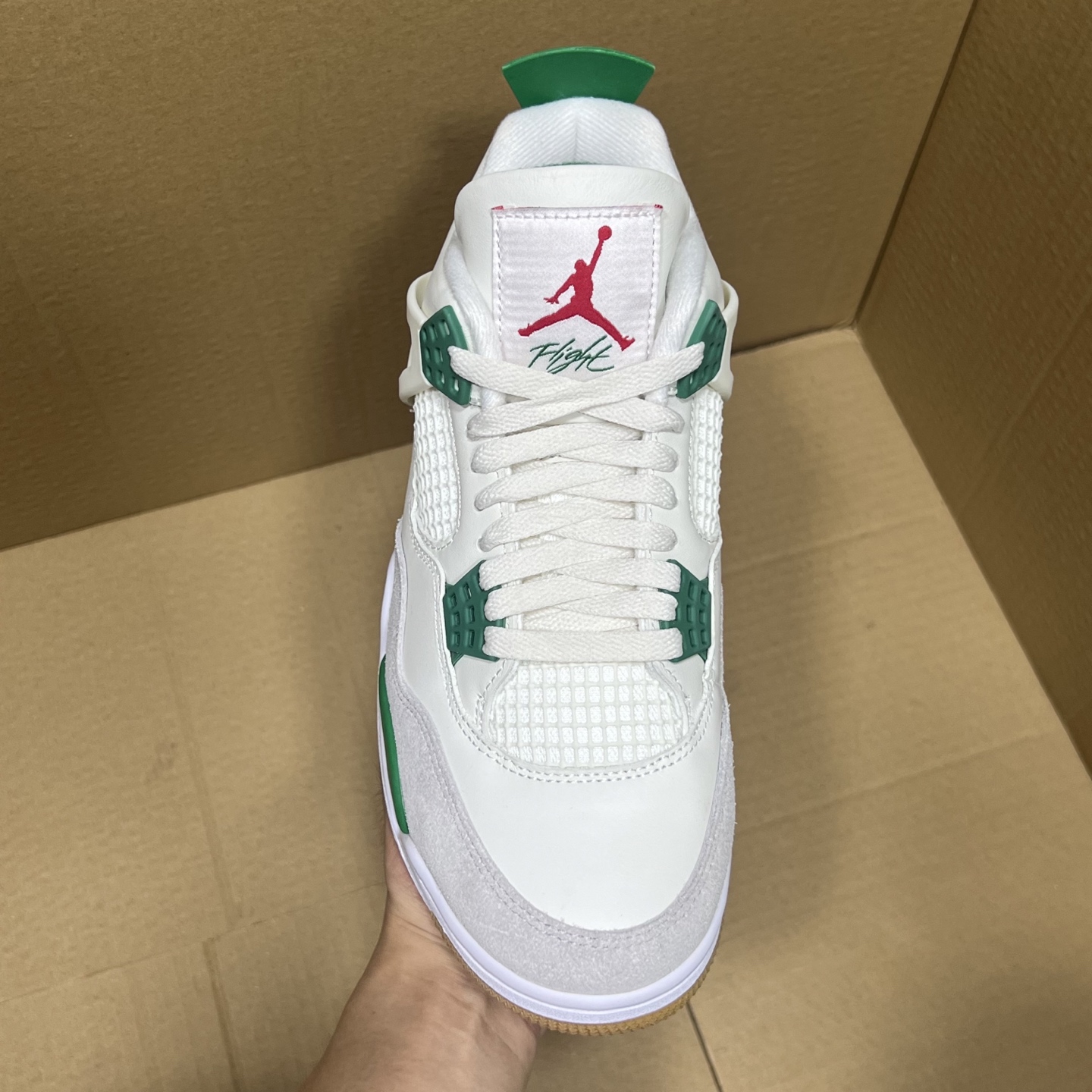 年度重磅福利！R1版AJ4系列特价！市场知名外贸R1版本！早期老的DT，懂的人都懂！品质 口碑一直在线！