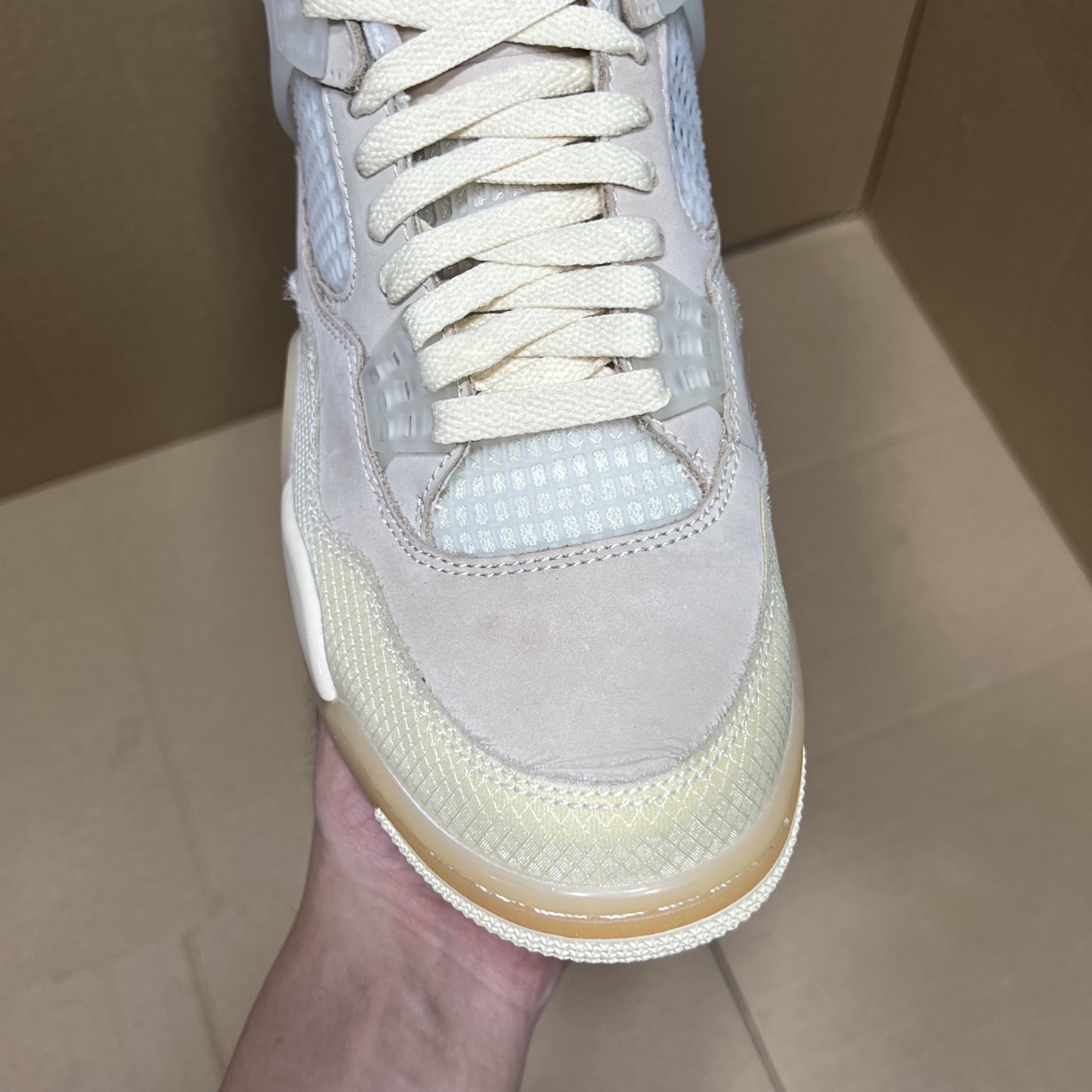 年度重磅福利！R1版AJ4系列特价！市场知名外贸R1版本！早期老的DT，懂的人都懂！品质 口碑一直在线！