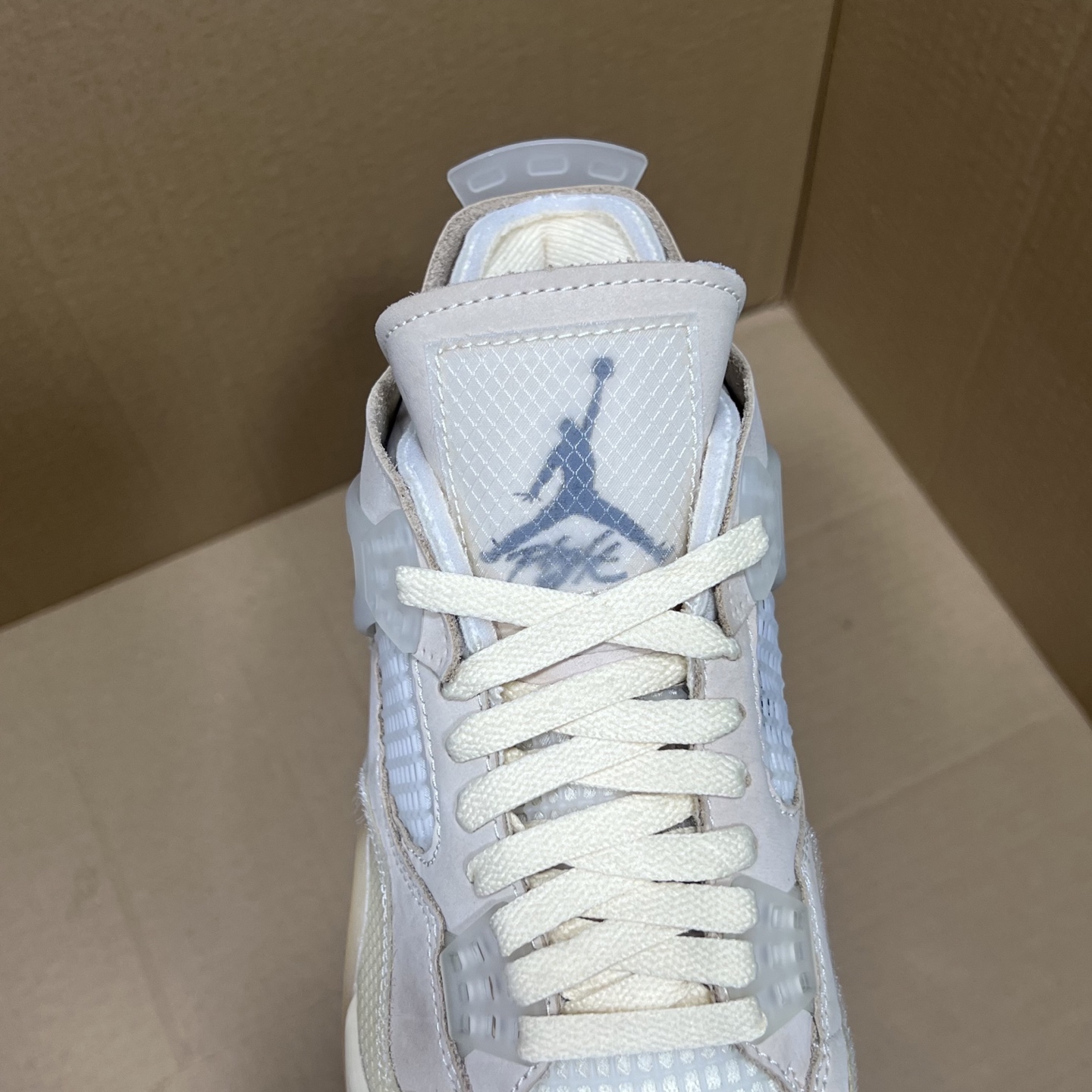 年度重磅福利！R1版AJ4系列特价！市场知名外贸R1版本！早期老的DT，懂的人都懂！品质 口碑一直在线！