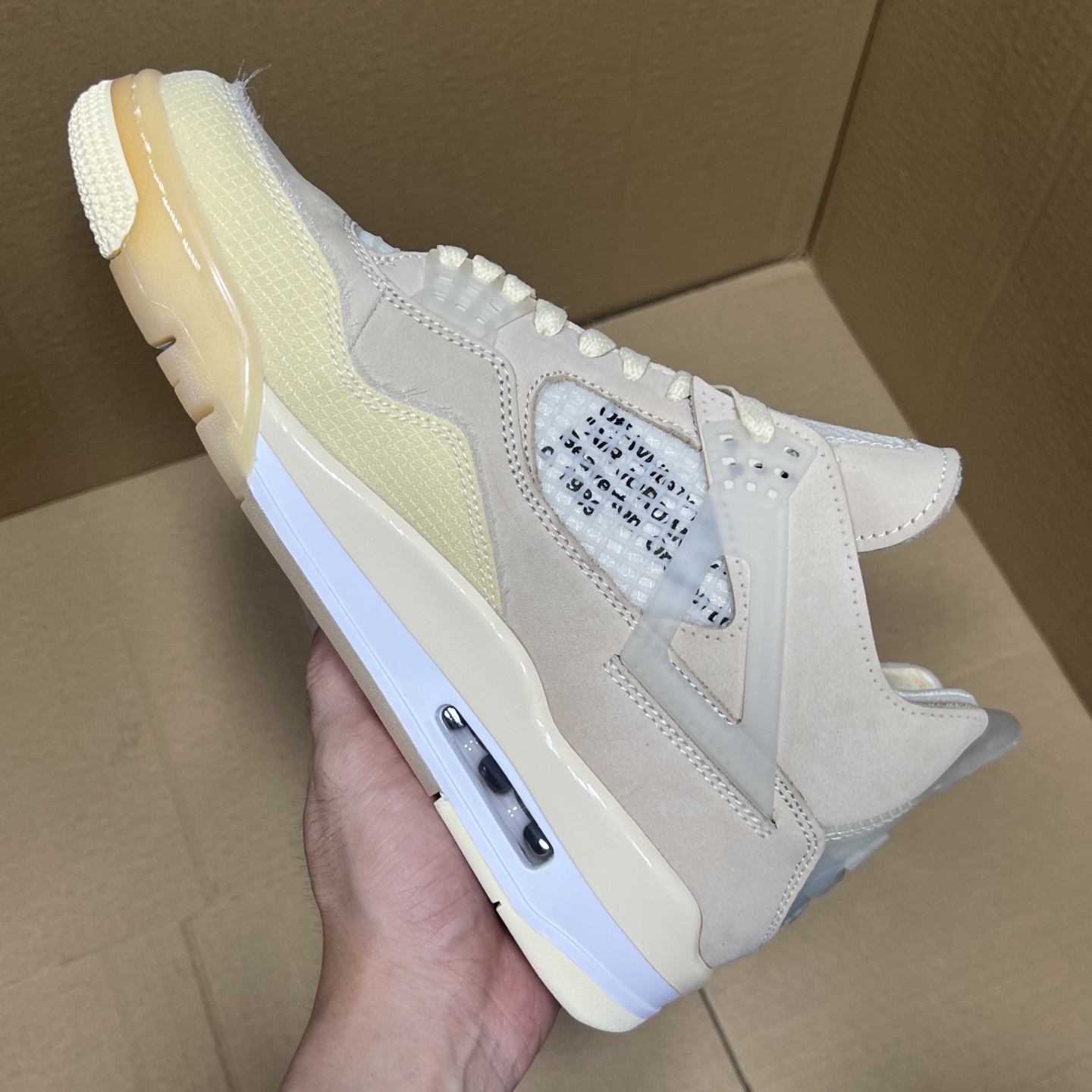 年度重磅福利！R1版AJ4系列特价！市场知名外贸R1版本！早期老的DT，懂的人都懂！品质 口碑一直在线！