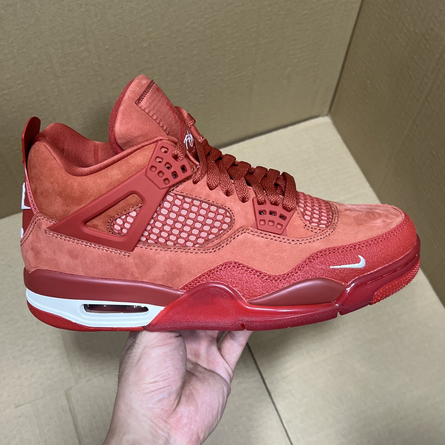 年度重磅福利！R1版AJ4系列特价！市场知名外贸R1版本！早期老的DT，懂的人都懂！品质 口碑一直在线！