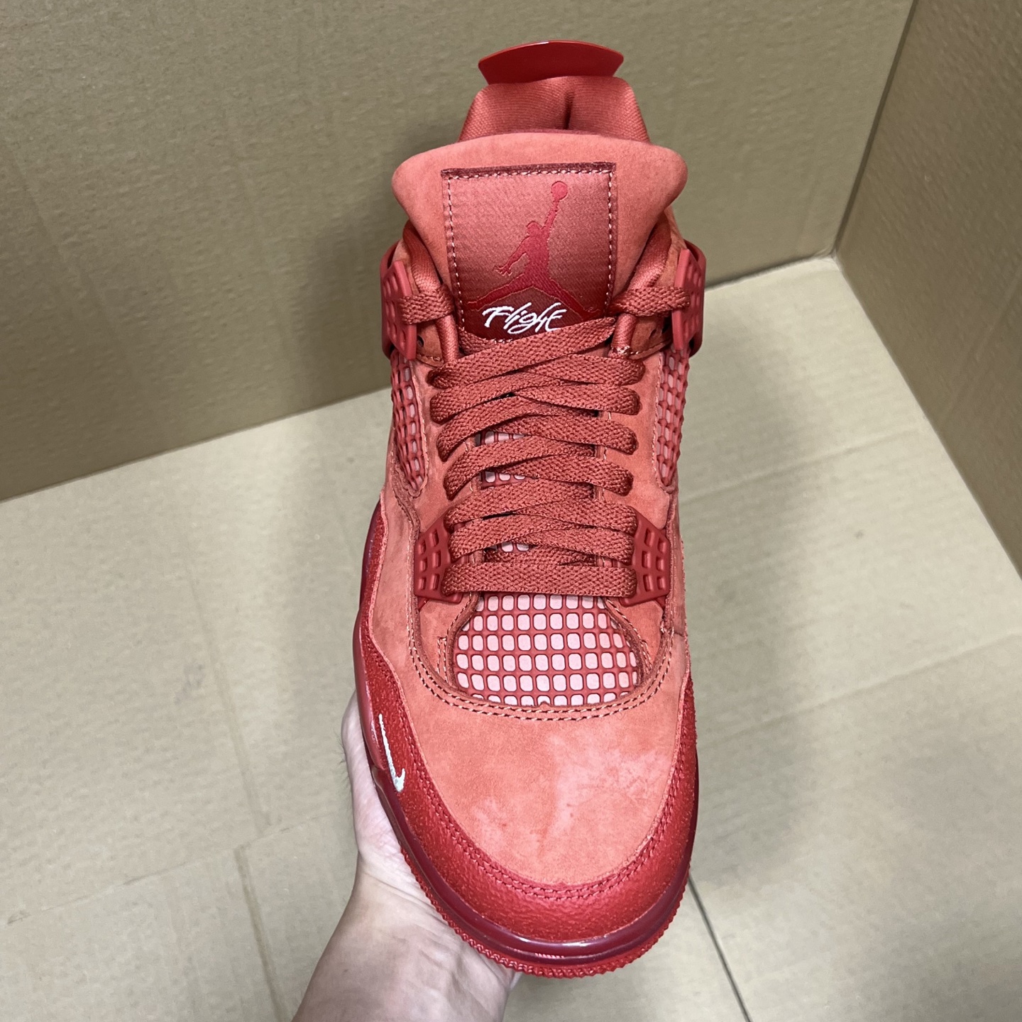 年度重磅福利！R1版AJ4系列特价！市场知名外贸R1版本！早期老的DT，懂的人都懂！品质 口碑一直在线！