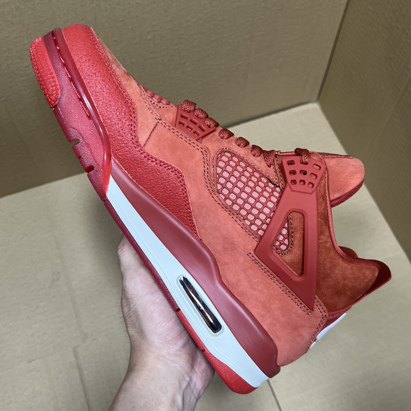 年度重磅福利！R1版AJ4系列特价！市场知名外贸R1版本！早期老的DT，懂的人都懂！品质 口碑一直在线！