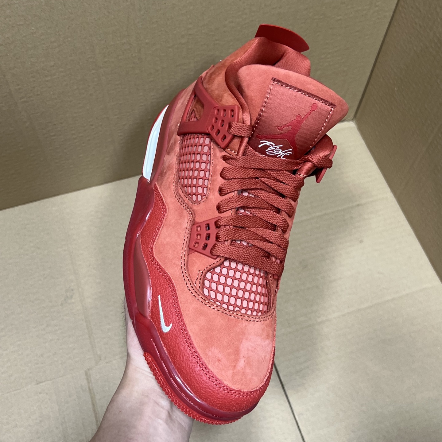 年度重磅福利！R1版AJ4系列特价！市场知名外贸R1版本！早期老的DT，懂的人都懂！品质 口碑一直在线！