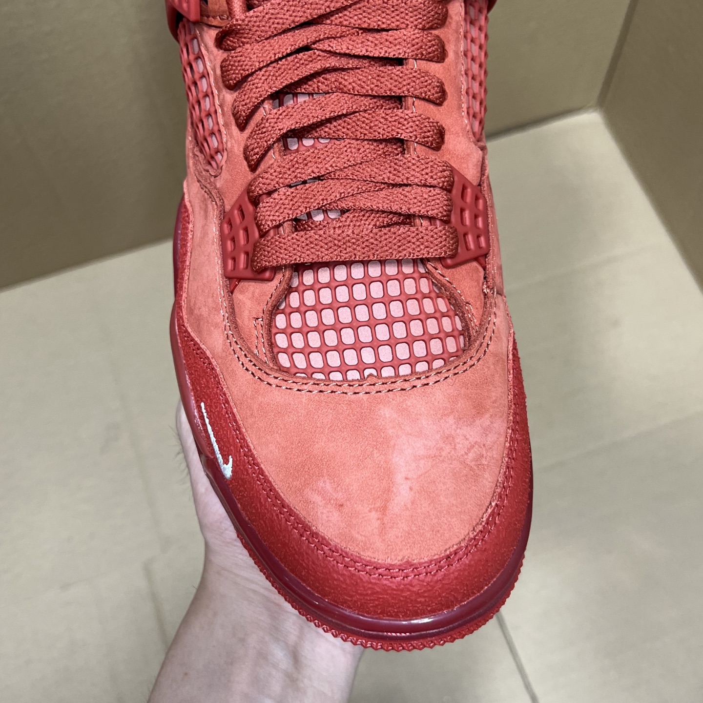 年度重磅福利！R1版AJ4系列特价！市场知名外贸R1版本！早期老的DT，懂的人都懂！品质 口碑一直在线！