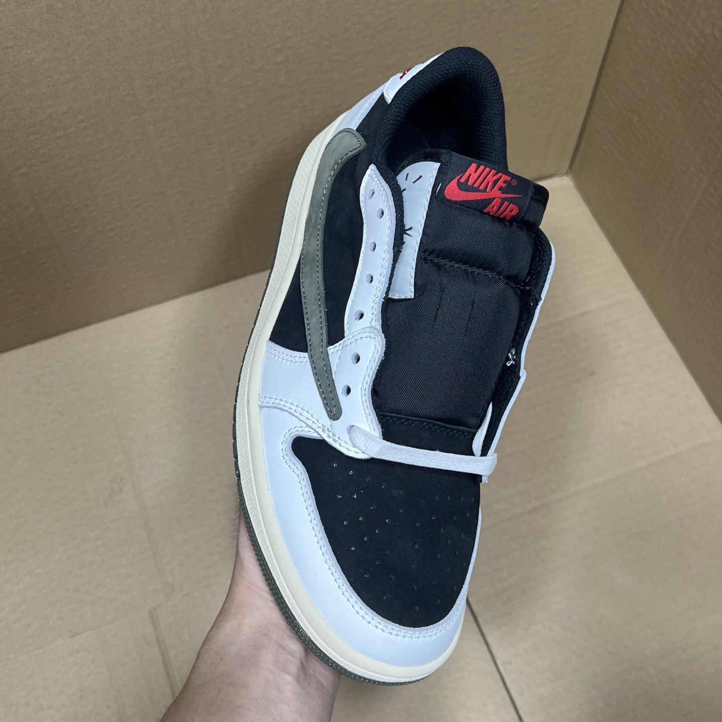 年度重磅福利！R1版AJ1倒勾低帮系列特价！市场知名外贸R1版本！早期老的DT，懂的人都懂！品质 口碑一