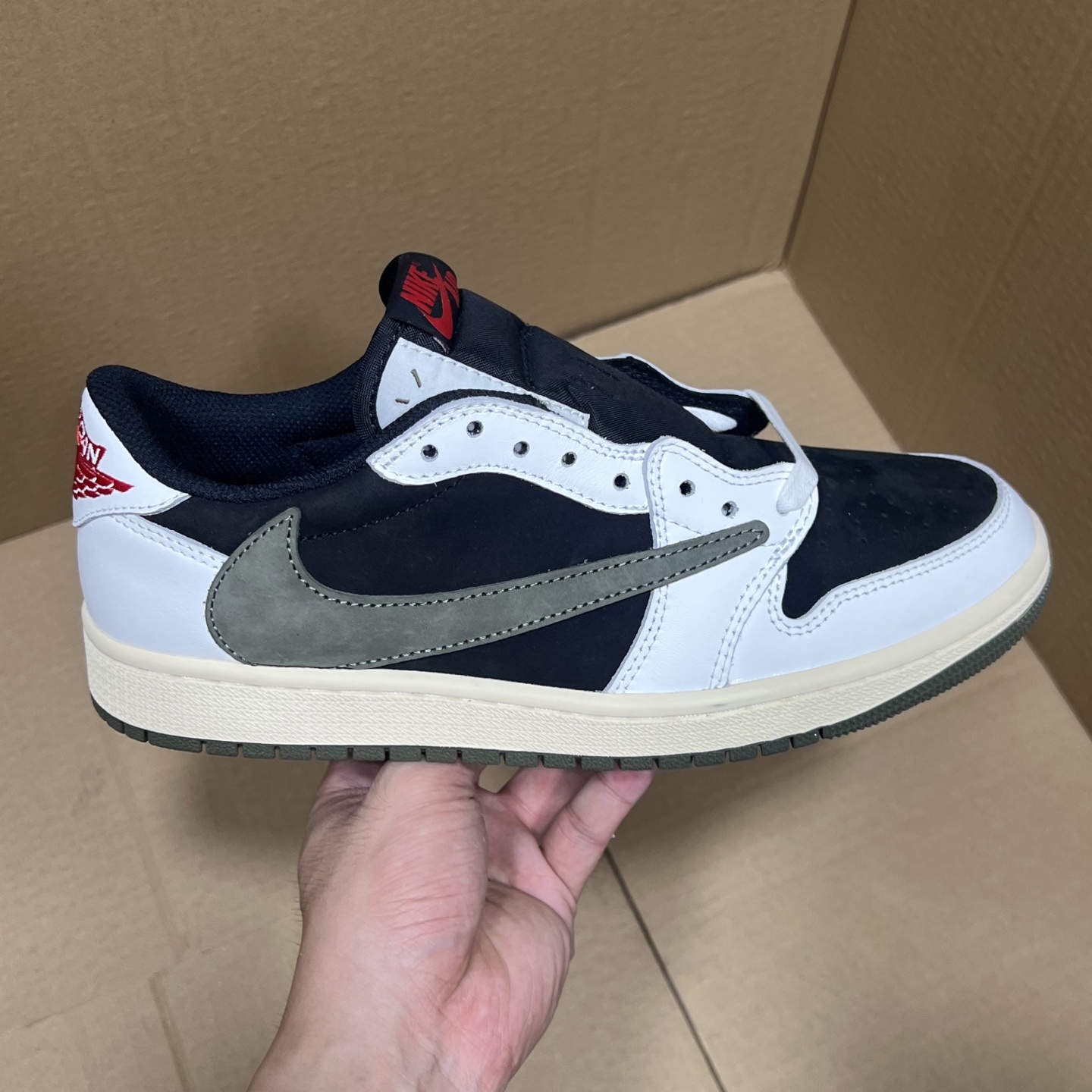 年度重磅福利！R1版AJ1倒勾低帮系列特价！市场知名外贸R1版本！早期老的DT，懂的人都懂！品质 口碑一