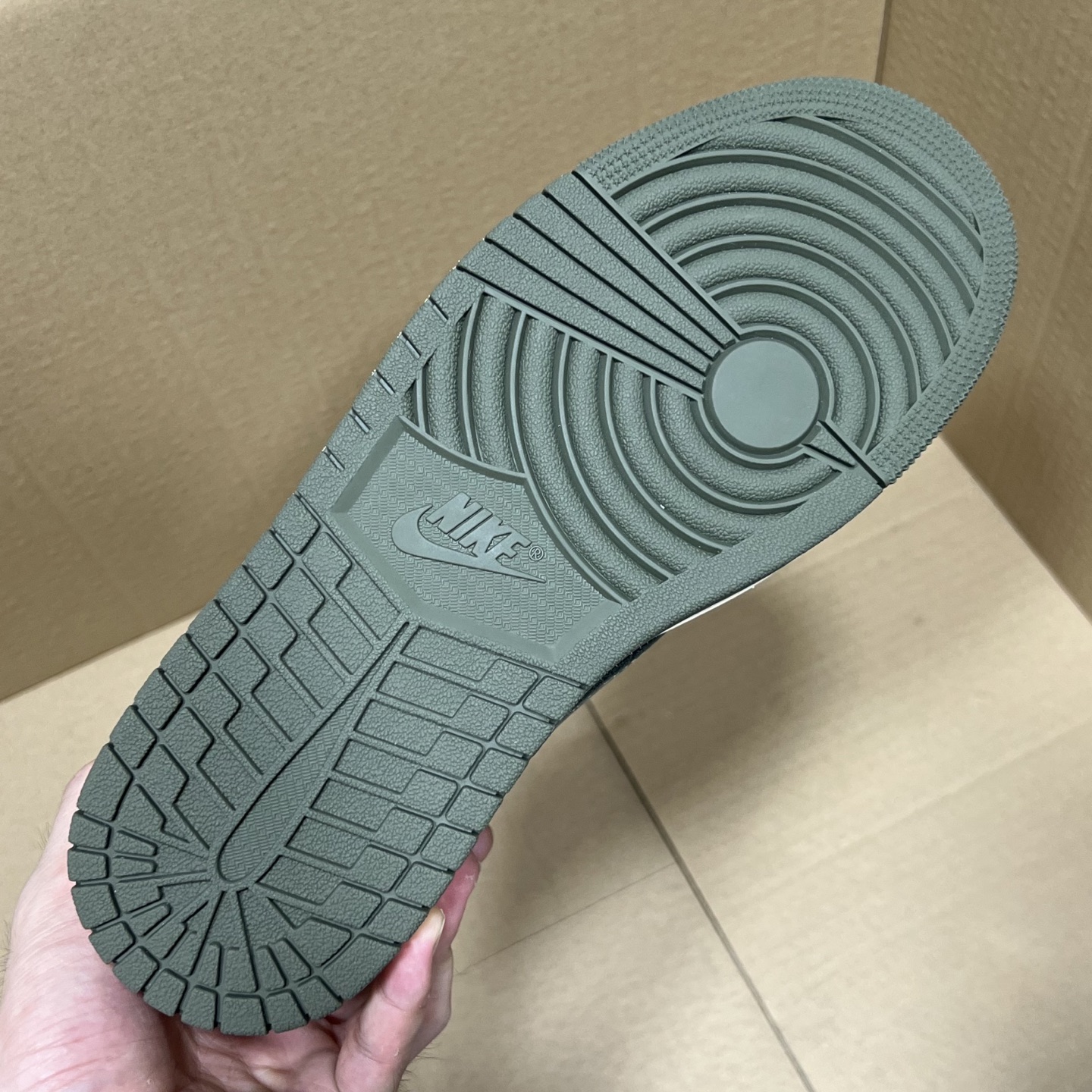 年度重磅福利！R1版AJ1倒勾低帮系列特价！市场知名外贸R1版本！早期老的DT，懂的人都懂！品质 口碑一