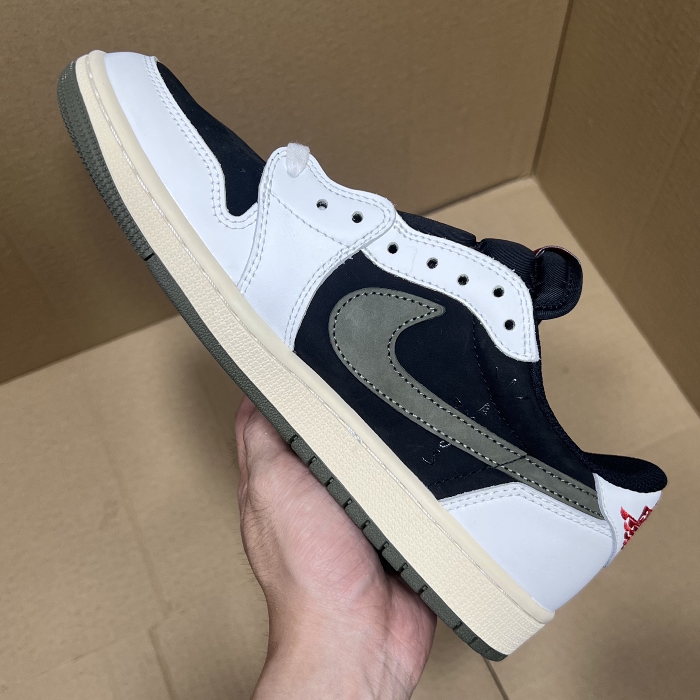 年度重磅福利！R1版AJ1倒勾低帮系列特价！市场知名外贸R1版本！早期老的DT，懂的人都懂！品质 口碑一