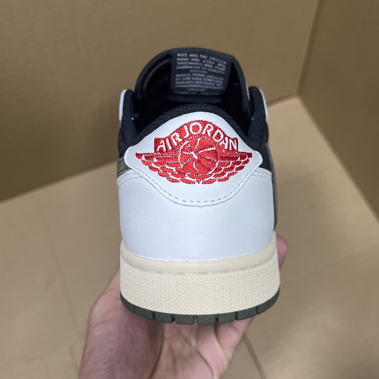 年度重磅福利！R1版AJ1倒勾低帮系列特价！市场知名外贸R1版本！早期老的DT，懂的人都懂！品质 口碑一