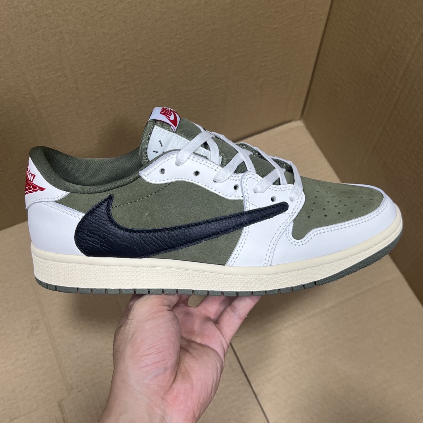 年度重磅福利！R1版AJ1倒勾低帮系列特价！市场知名外贸R1版本！早期老的DT，懂的人都懂！品质 口碑一