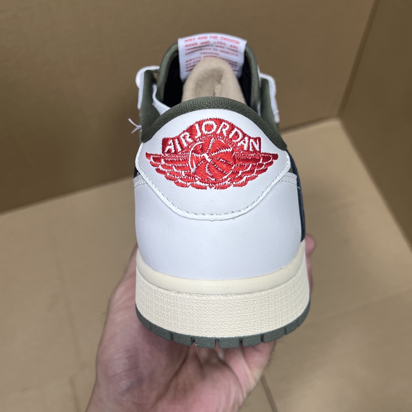 年度重磅福利！R1版AJ1倒勾低帮系列特价！市场知名外贸R1版本！早期老的DT，懂的人都懂！品质 口碑一