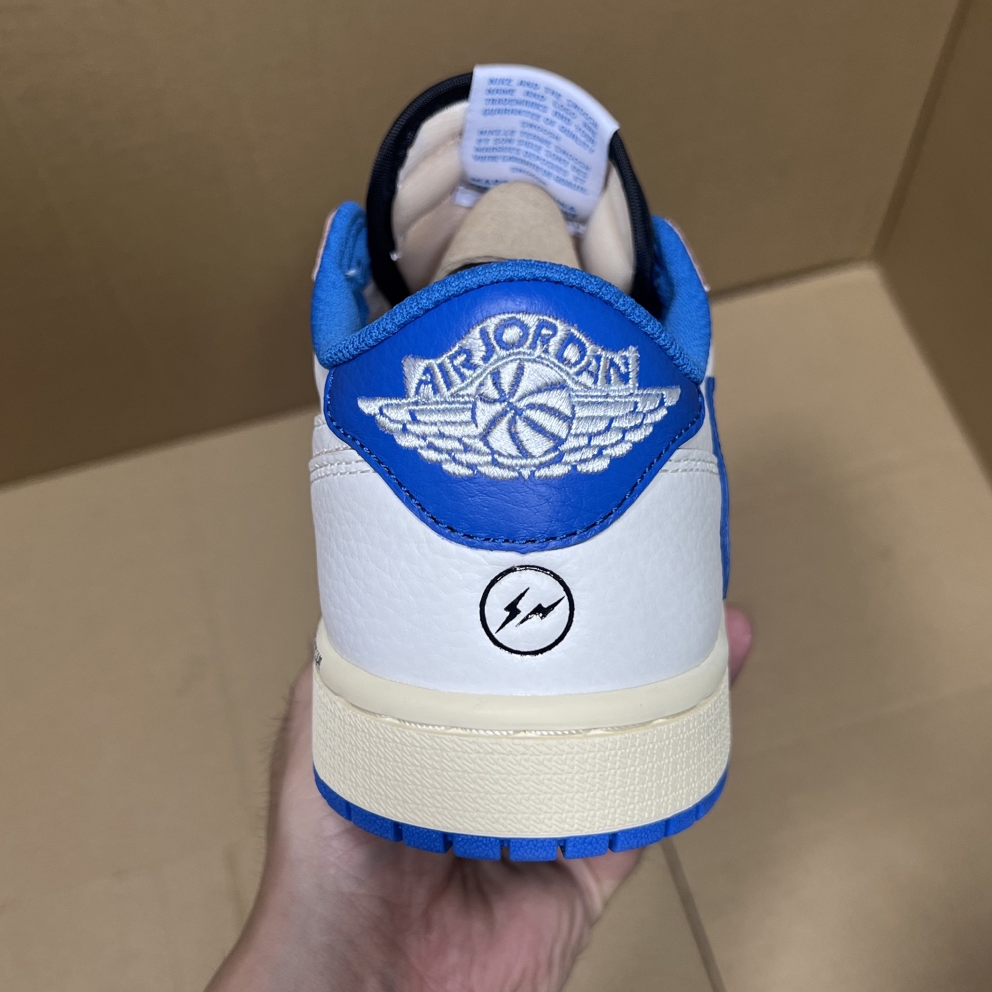 年度重磅福利！R1版AJ1倒勾低帮系列特价！市场知名外贸R1版本！早期老的DT，懂的人都懂！品质 口碑一