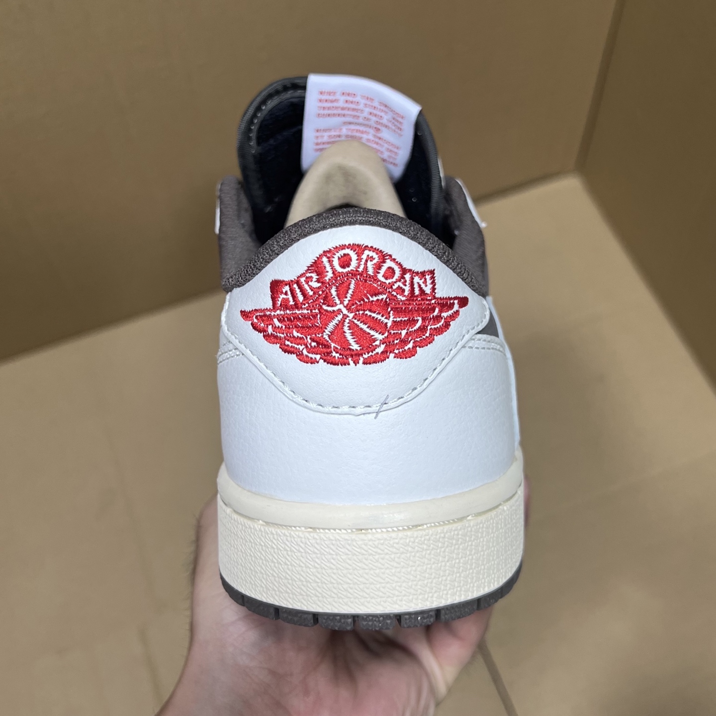 年度重磅福利！R1版AJ1倒勾低帮系列特价！市场知名外贸R1版本！早期老的DT，懂的人都懂！品质 口碑一