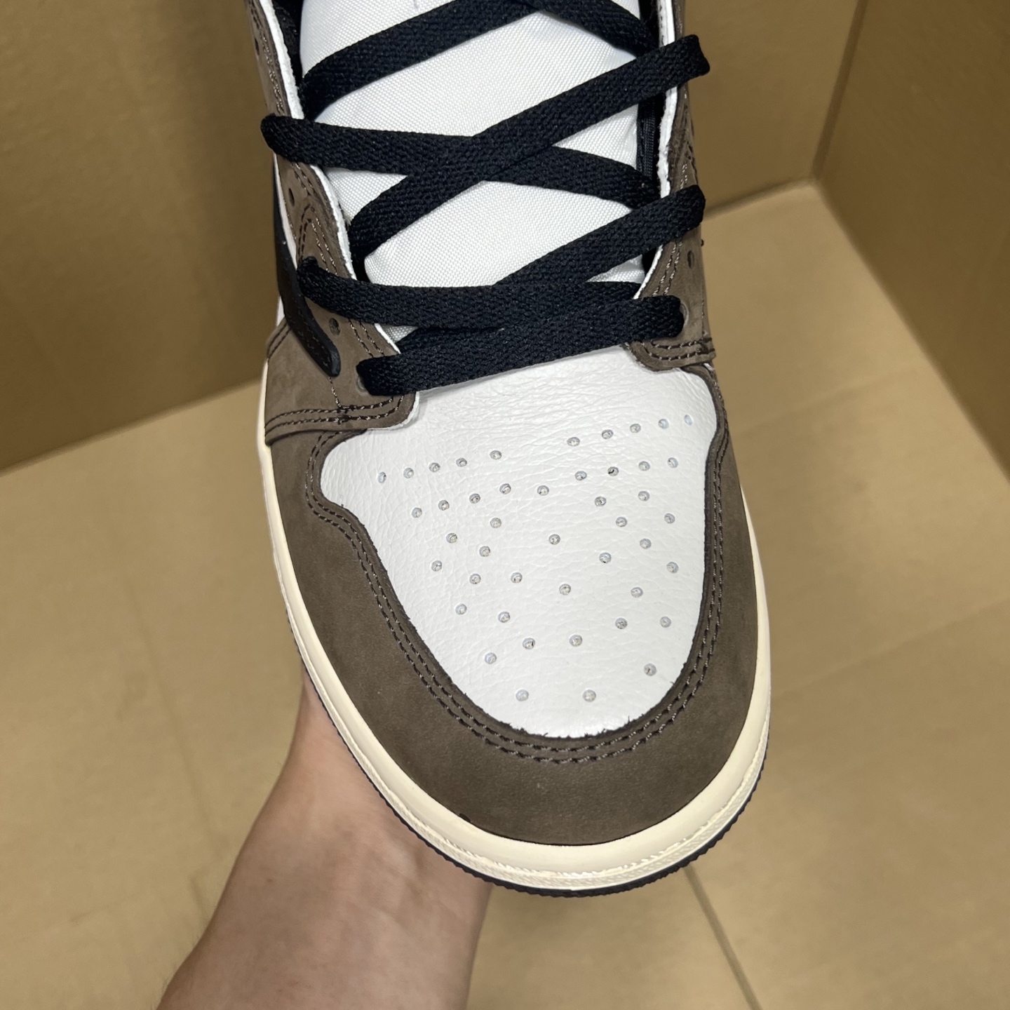 年度重磅福利！R1版AJ1倒勾高帮特价！市场知名外贸R1版本！早期老的DT，懂的人都懂！品质 口碑一直在