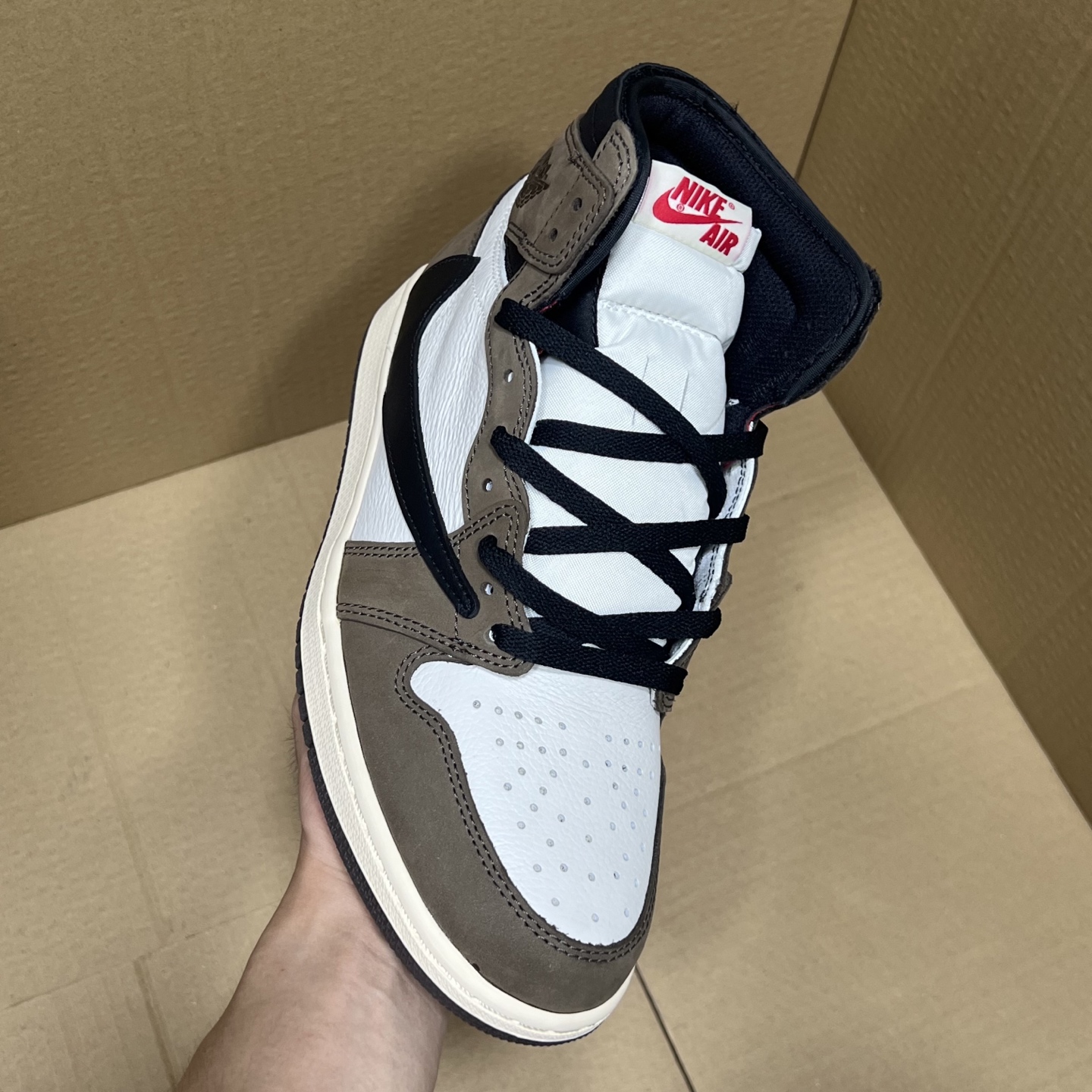 年度重磅福利！R1版AJ1倒勾高帮特价！市场知名外贸R1版本！早期老的DT，懂的人都懂！品质 口碑一直在