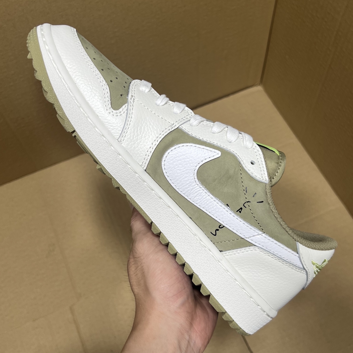 年度重磅福利！R1版AJ1倒勾低帮系列特价！市场知名外贸R1版本！早期老的DT，懂的人都懂！品质 口碑一