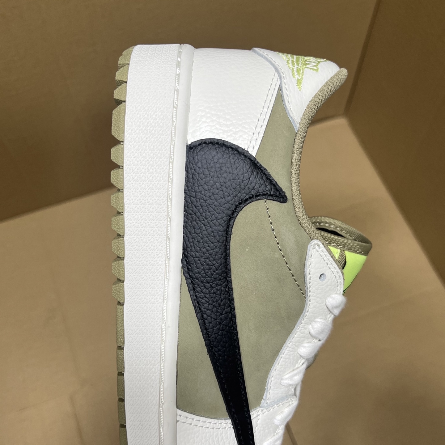 年度重磅福利！R1版AJ1倒勾低帮系列特价！市场知名外贸R1版本！早期老的DT，懂的人都懂！品质 口碑一