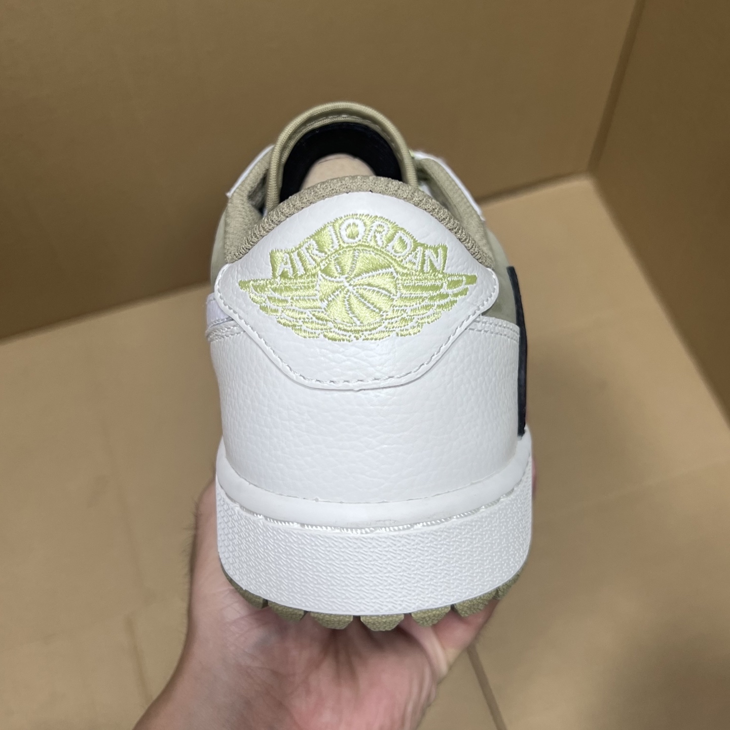 年度重磅福利！R1版AJ1倒勾低帮系列特价！市场知名外贸R1版本！早期老的DT，懂的人都懂！品质 口碑一