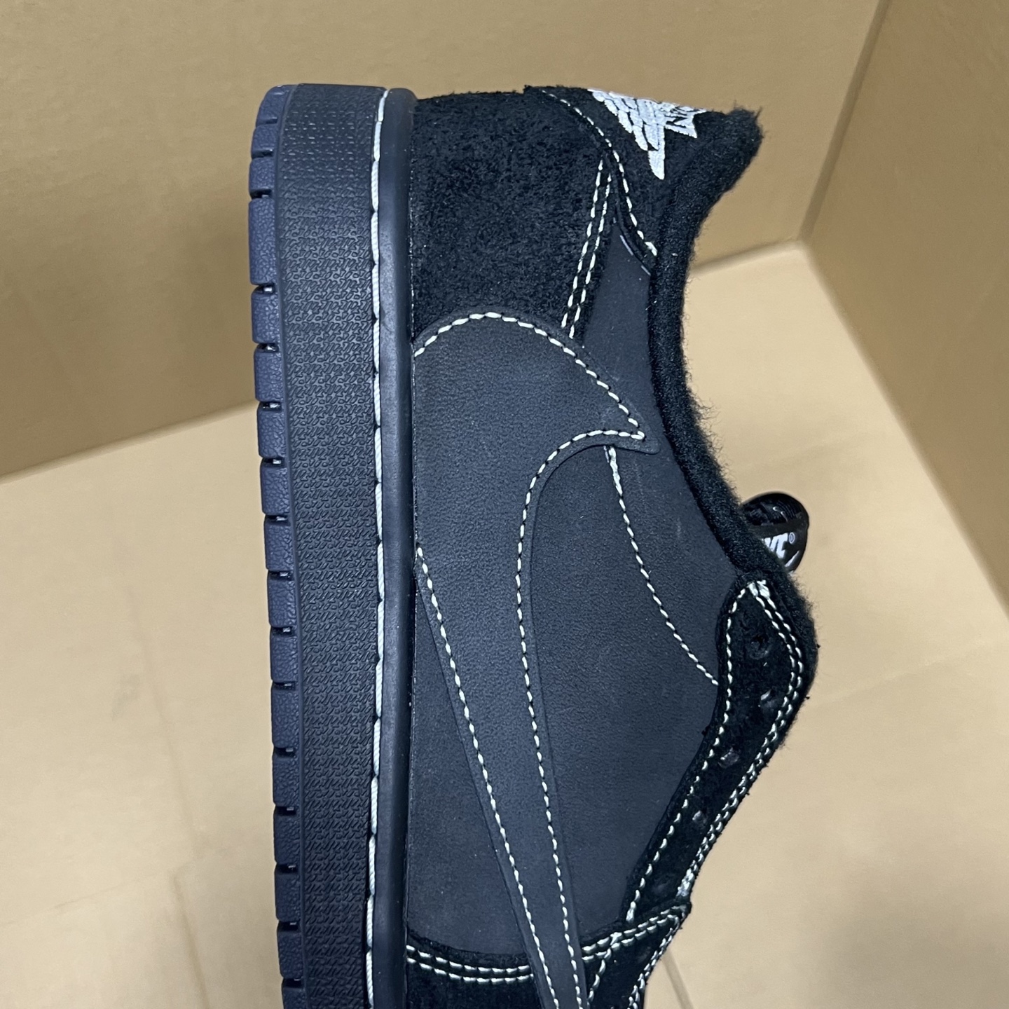 年度重磅福利！R1版AJ1倒勾低帮系列特价！市场知名外贸R1版本！早期老的DT，懂的人都懂！品质 口碑一