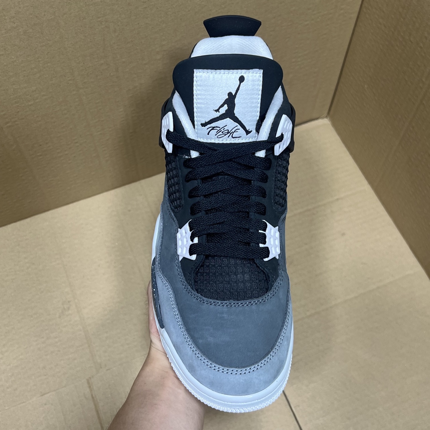 年度重磅福利！R1版AJ4系列特价！市场知名外贸R1版本！早期老的DT，懂的人都懂！品质 口碑一直在线！