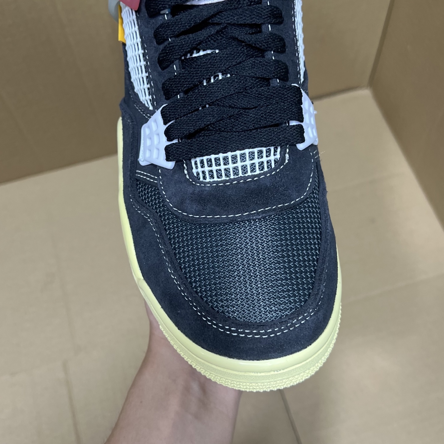 年度重磅福利！R1版AJ4系列特价！市场知名外贸R1版本！早期老的DT，懂的人都懂！品质 口碑一直在线！