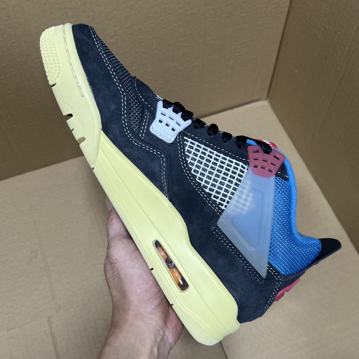 年度重磅福利！R1版AJ4系列特价！市场知名外贸R1版本！早期老的DT，懂的人都懂！品质 口碑一直在线！