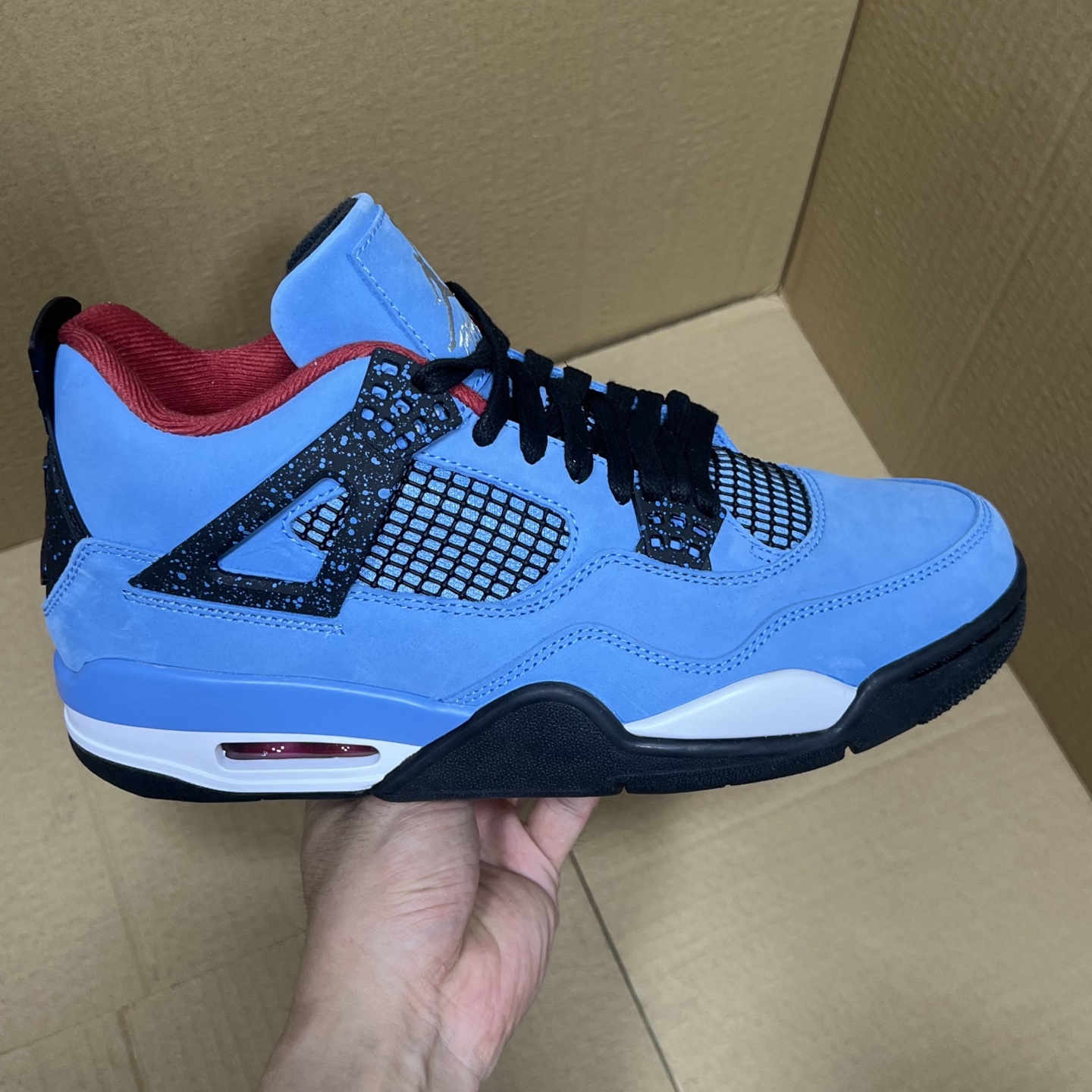 年度重磅福利！R1版AJ4系列特价！市场知名外贸R1版本！早期老的DT，懂的人都懂！品质 口碑一直在线！