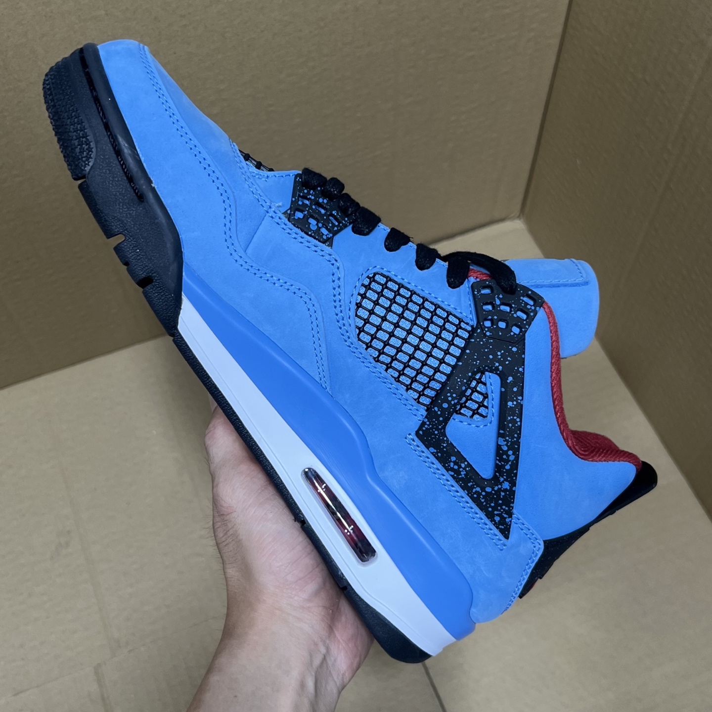 年度重磅福利！R1版AJ4系列特价！市场知名外贸R1版本！早期老的DT，懂的人都懂！品质 口碑一直在线！