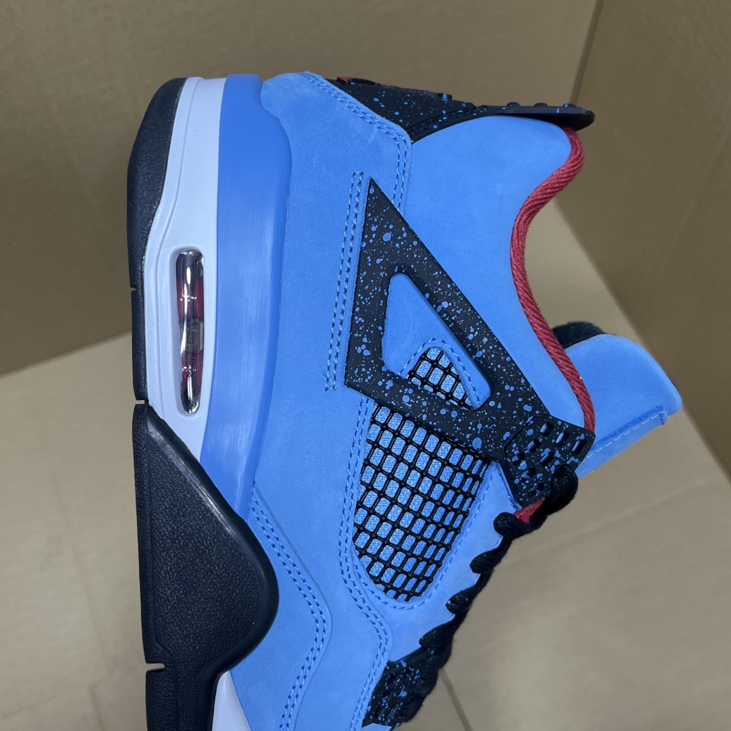 年度重磅福利！R1版AJ4系列特价！市场知名外贸R1版本！早期老的DT，懂的人都懂！品质 口碑一直在线！