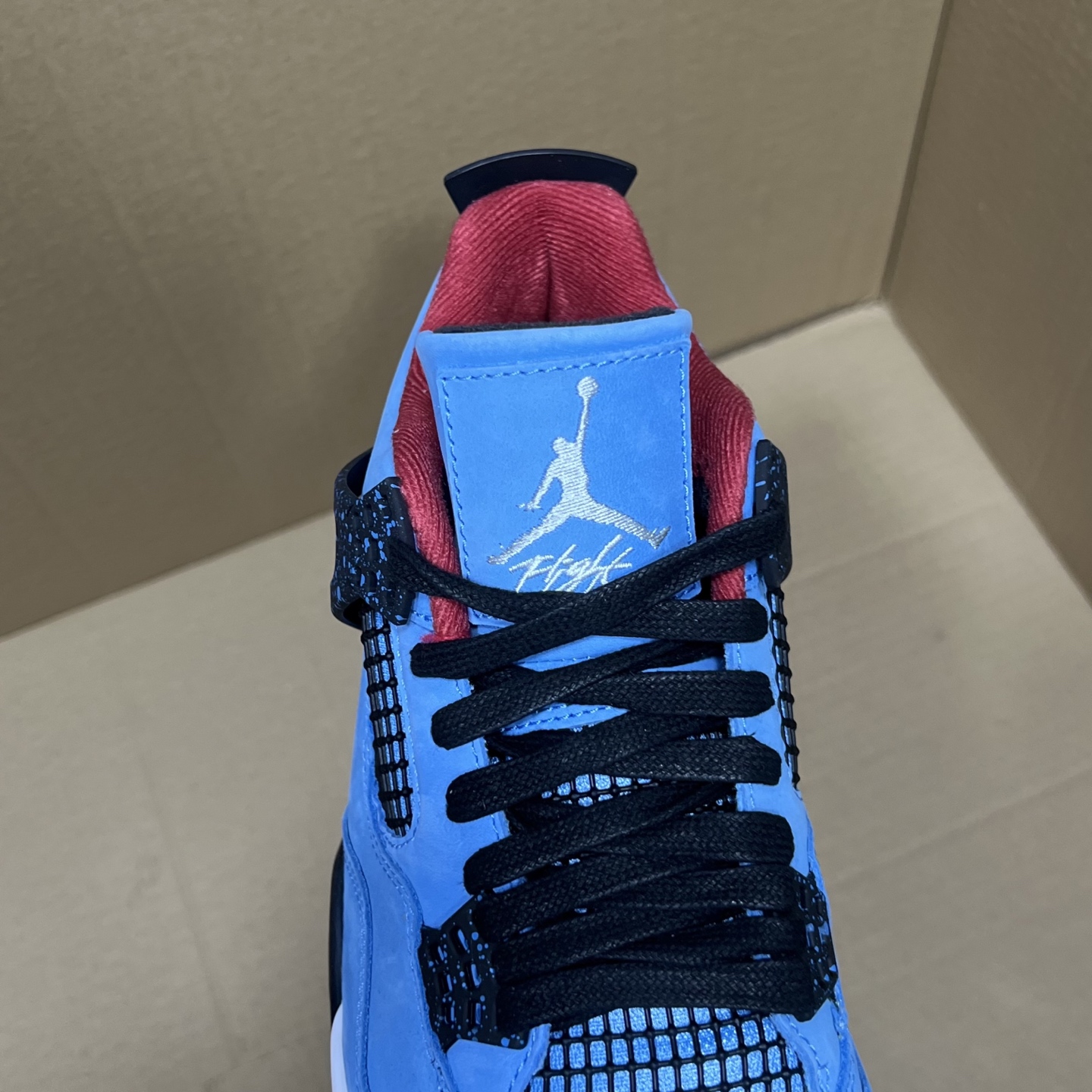 年度重磅福利！R1版AJ4系列特价！市场知名外贸R1版本！早期老的DT，懂的人都懂！品质 口碑一直在线！