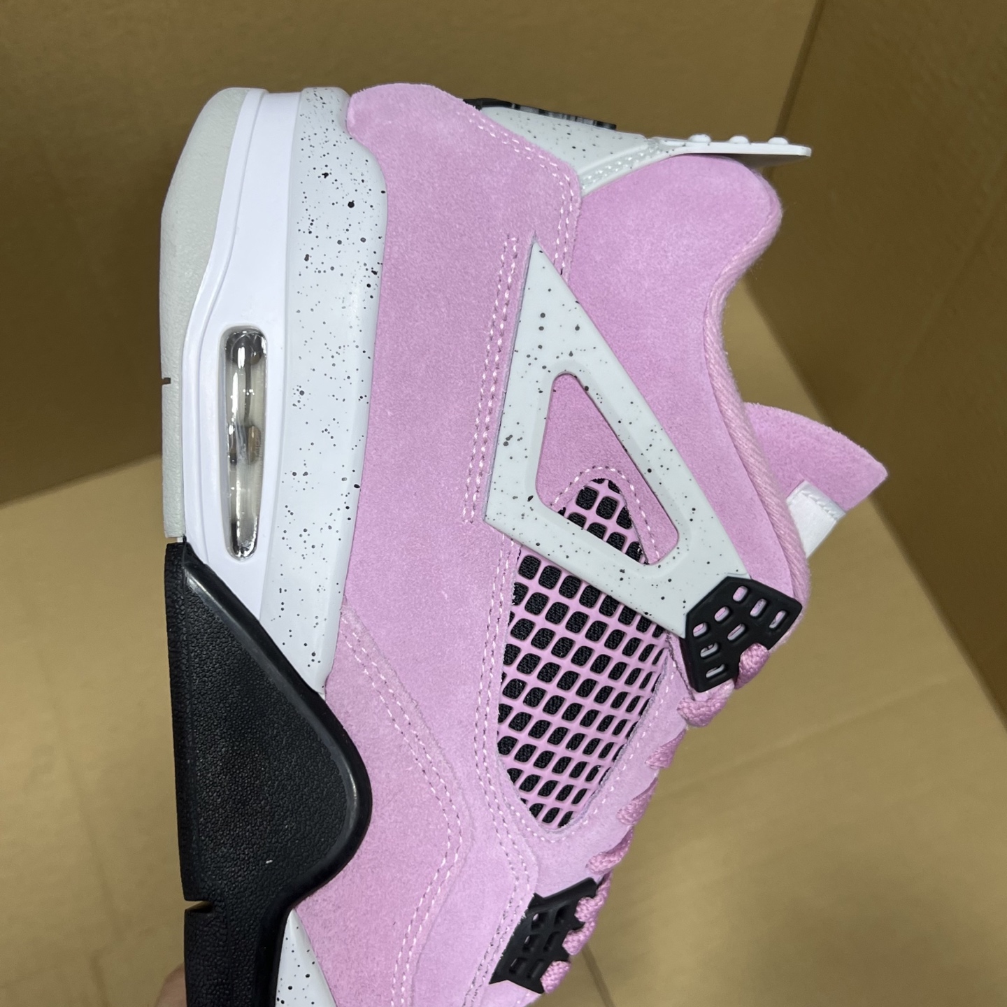 年度重磅福利！R1版AJ4系列特价！市场知名外贸R1版本！早期老的DT，懂的人都懂！品质 口碑一直在线！