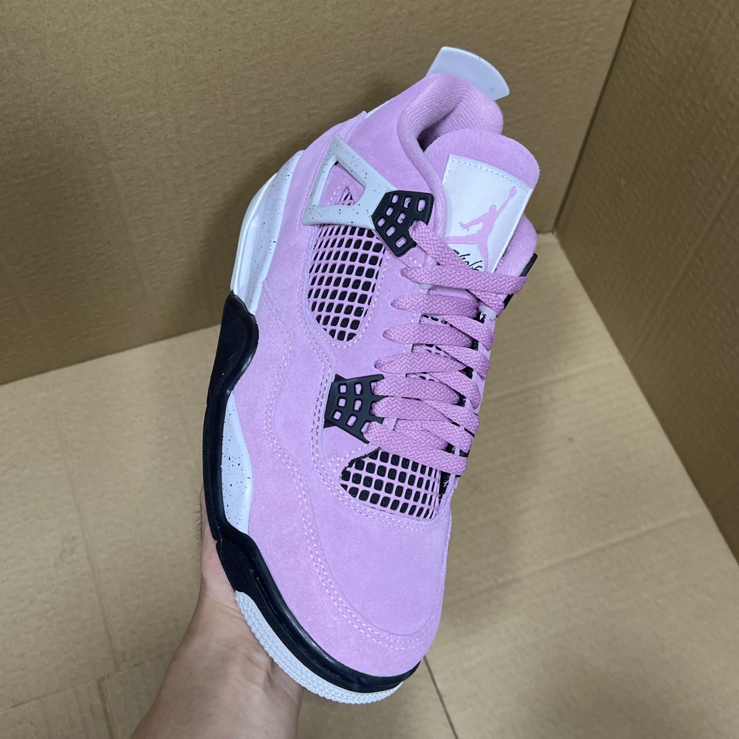 年度重磅福利！R1版AJ4系列特价！市场知名外贸R1版本！早期老的DT，懂的人都懂！品质 口碑一直在线！