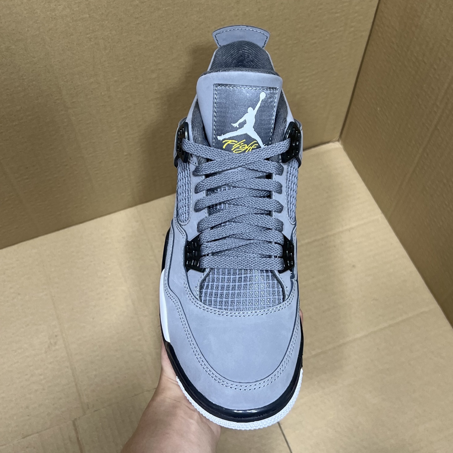 年度重磅福利！R1版AJ4系列特价！市场知名外贸R1版本！早期老的DT，懂的人都懂！品质 口碑一直在线！