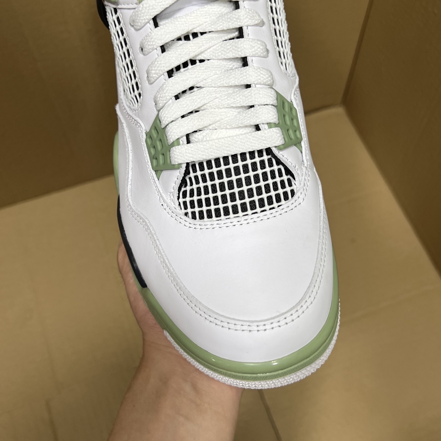 年度重磅福利！R1版AJ4系列特价！市场知名外贸R1版本！早期老的DT，懂的人都懂！品质 口碑一直在线！