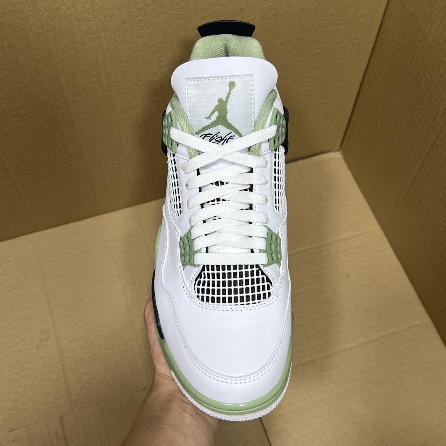 年度重磅福利！R1版AJ4系列特价！市场知名外贸R1版本！早期老的DT，懂的人都懂！品质 口碑一直在线！