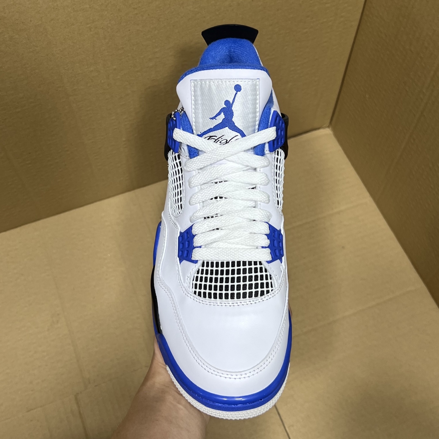 年度重磅福利！R1版AJ4系列特价！市场知名外贸R1版本！早期老的DT，懂的人都懂！品质 口碑一直在线！