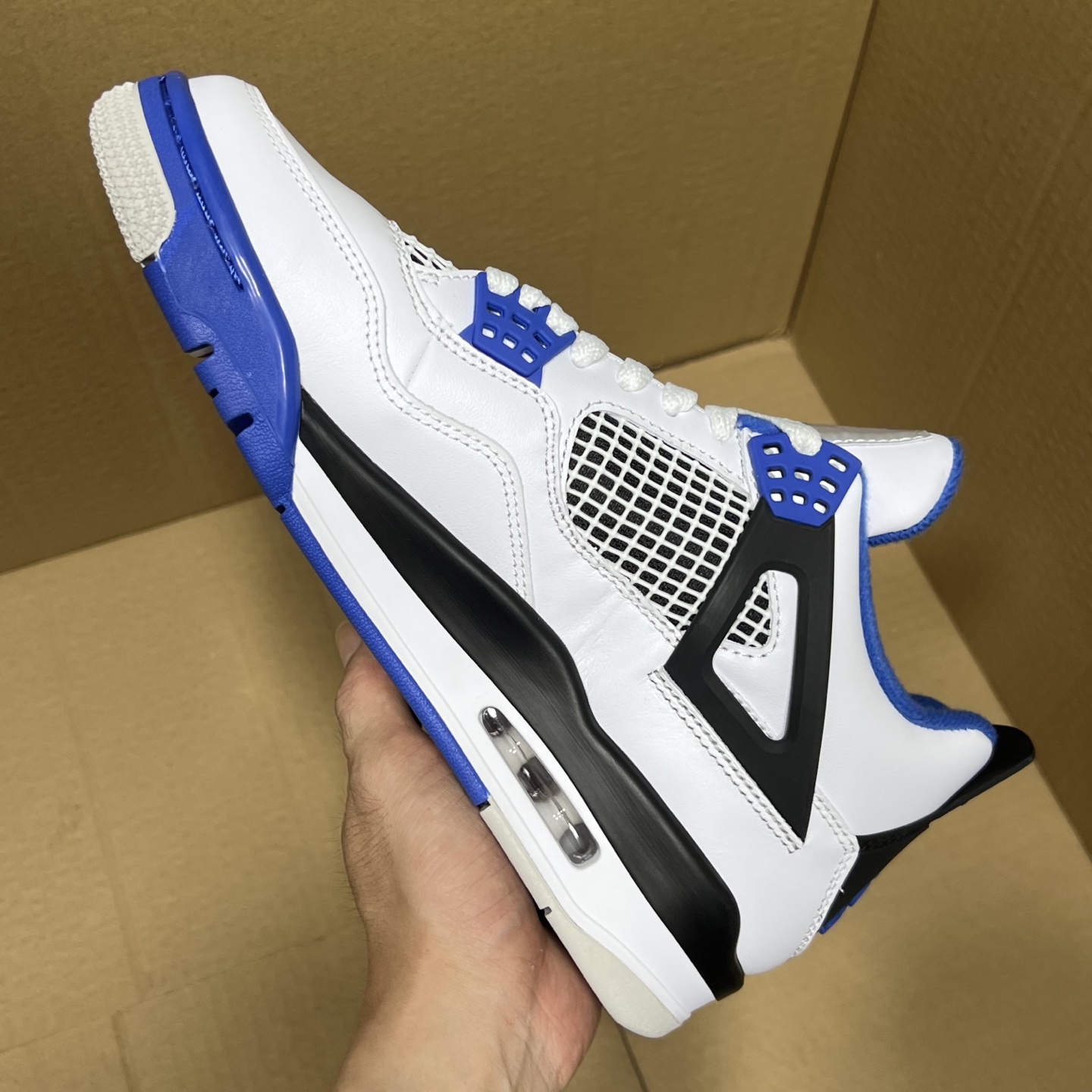 年度重磅福利！R1版AJ4系列特价！市场知名外贸R1版本！早期老的DT，懂的人都懂！品质 口碑一直在线！