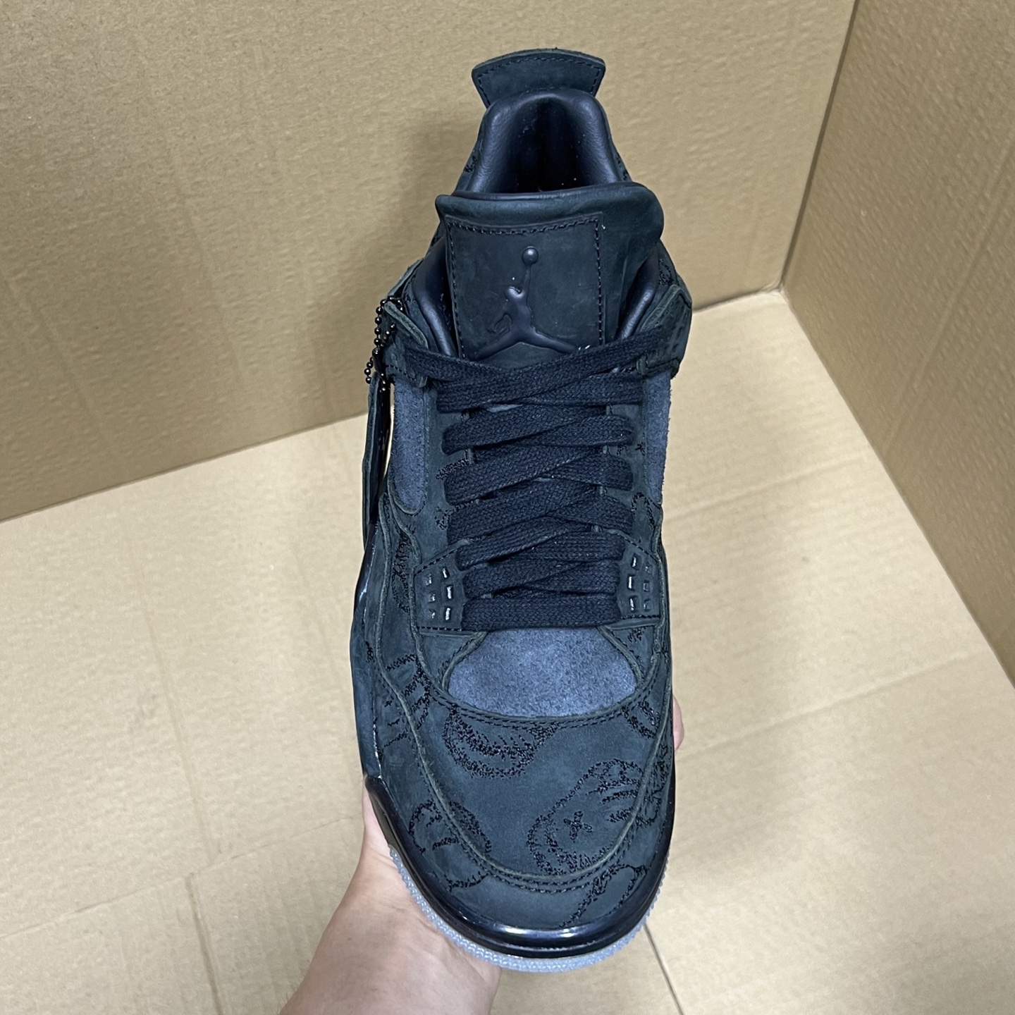 年度重磅福利！R1版AJ4系列特价！市场知名外贸R1版本！早期老的DT，懂的人都懂！品质 口碑一直在线！