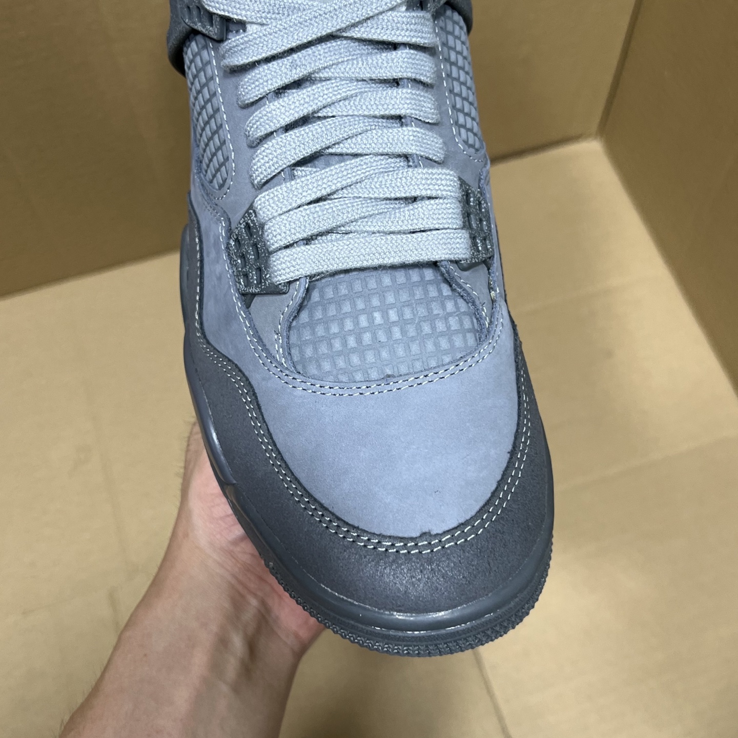 年度重磅福利！R1版AJ4系列特价！市场知名外贸R1版本！早期老的DT，懂的人都懂！品质 口碑一直在线！